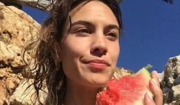 娱乐吃瓜在国外,揭秘海外“吃瓜”文化现象